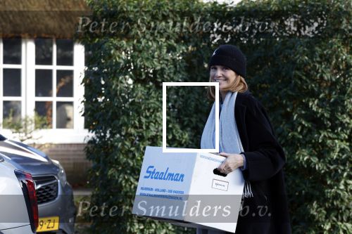 Huizen 1 december 2023
Leontine Ruiters tijdens verhuizing naar haar nieuwe huis.