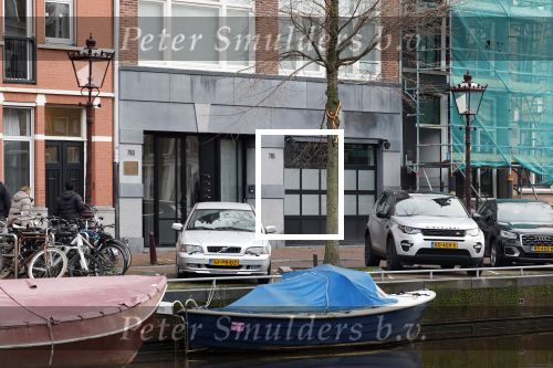 Amsterdam 15 16 17 en 18 december 2023
Lil kleine bij zijn huis op de grachten van Amsterdam.
