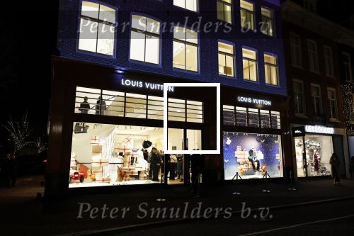 Amsterdam 14 december 2023
Opening van de nieuwe Louis Vuitton winkel op de pc Hooftstraat.
Alle gasten werden met luxe BMW \'s gebracht. Gaite Jansen