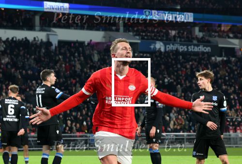 Eindhoven, 7 December 2023
Kompetitiewedstrijd PSV-SC Heerenveen, eindstand 2-0
Luuk de Jong scoort 2-0 die door een handsbal wordt afgekeurd
