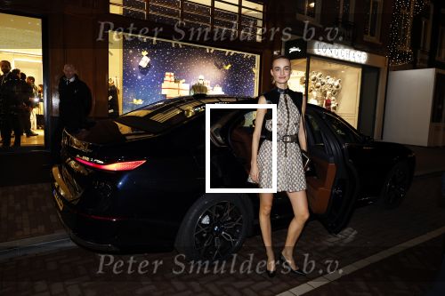 Amsterdam 14 december 2023
Opening van de nieuwe Louis Vuitton winkel op de pc Hooftstraat.
Alle gasten werden met luxe BMW \'s gebracht. Maartje Verhoef