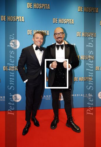 Amsterdam 4 december 2023
Premiere de hospita in het nieuwe delamar theater. maik de Boer met een kennis