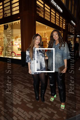 Amsterdam 14 december 2023
Opening van de nieuwe Louis Vuitton winkel op de pc Hooftstraat.
Alle gasten werden met luxe BMW \'s gebracht. Maria Tailor en