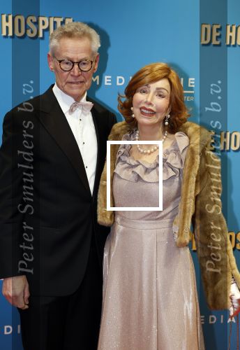 Amsterdam 4 december 2023
Premiere de hospita in het nieuwe delamar theater. marijke Helwegen met man harrie