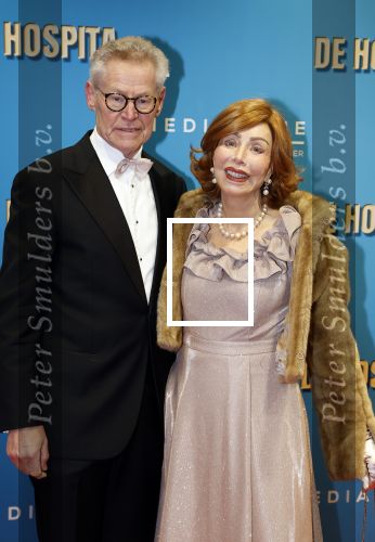 Amsterdam 4 december 2023
Premiere de hospita in het nieuwe delamar theater. marijke Helwegen met man harrie