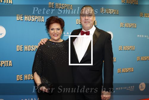 Amsterdam 4 december 2023
Premiere de hospita in het nieuwe delamar theater. marjolein Touw met man