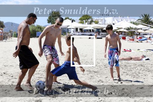 ibiza 17 juli 2012
Ruud Gullit op vakantie met al zijn 6 kinderen Felicity Charmayne Quincy Cheyenne Joelle en Maxim .
Peter Smulders bv