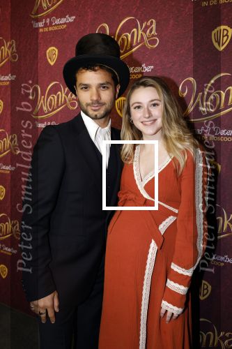 Amsterdam 8 december 2023
Premiere Wonka in pathe Noord . Mingus Dagelet met zijn zwangere vriendin