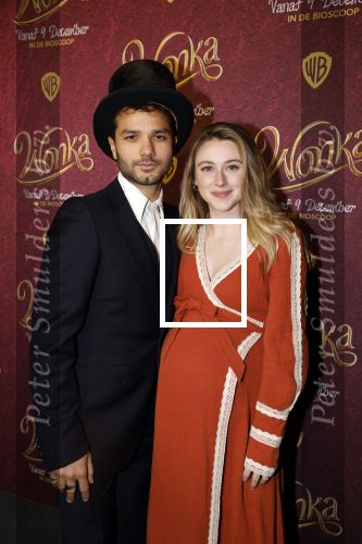 Amsterdam 8 december 2023
Premiere Wonka in pathe Noord . Mingus Dagelet met zijn zwangere vriendin