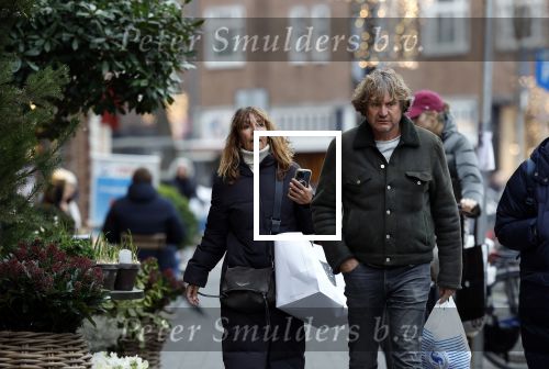Amsterdam 23 december 2023
Nada v Nie doet samen met haar man kerstinkopen in Amsterdam zuid.