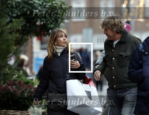 Amsterdam 23 december 2023
Nada v Nie doet samen met haar man kerstinkopen in Amsterdam zuid.