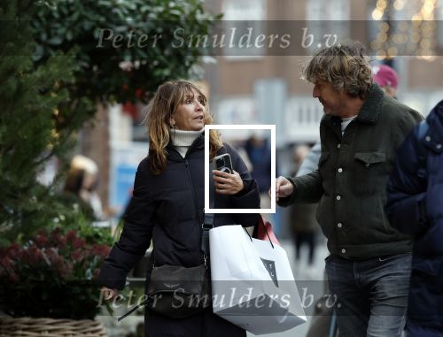 Amsterdam 23 december 2023
Nada v Nie doet samen met haar man kerstinkopen in Amsterdam zuid.