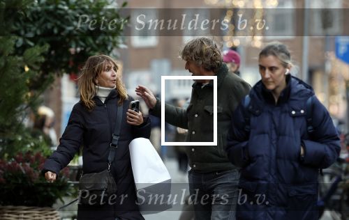 Amsterdam 23 december 2023
Nada v Nie doet samen met haar man kerstinkopen in Amsterdam zuid.