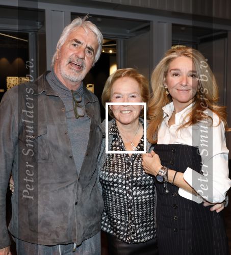 Amsterdam 8 december 2023
Masters of Luxury in de RAI. Nina Brink met Pieter Storms en haar dochter