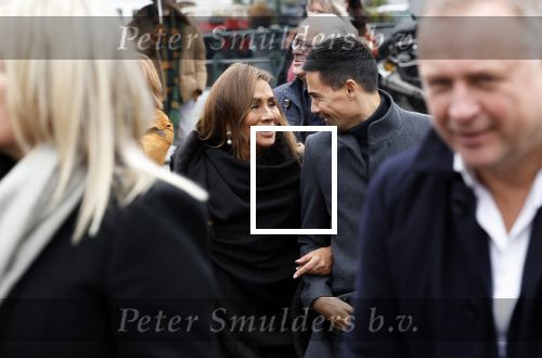Amsterdam 13 december 2023
Uitvaart dienst Cilly Dartell in de Duif in Amsterdam. Patty Brard met partner Bart Ettekoven