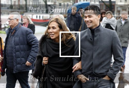 Amsterdam 13 december 2023
Uitvaart dienst Cilly Dartell in de Duif in Amsterdam. Patty Brard met partner Bart Ettekoven