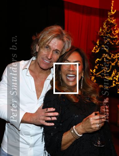 Rotterdam 30 december 2023
Surprise feestje voor Frans Bauer zijn 50e verjaardag in Ahoy. Frans Kwam met zijn vrouw Mariska Bauer en hun zonen Christiaan Frans Jr Lucas en Jan . Frans werd heel emotioneel toen hij aan kwam . In het circus werd er opgetreden door oa Patty Brard Thomas Berge en Emiel Hartkamp.