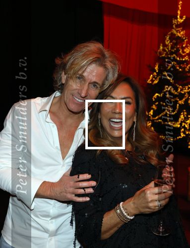 Rotterdam 30 december 2023
Surprise feestje voor Frans Bauer zijn 50e verjaardag in Ahoy. Frans Kwam met zijn vrouw Mariska Bauer en hun zonen Christiaan Frans Jr Lucas en Jan . Frans werd heel emotioneel toen hij aan kwam . In het circus werd er opgetreden door oa Patty Brard Thomas Berge en Emiel Hartkamp.