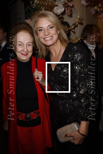 Amsterdam 20 december 2023
Premiere kerstcircus in Carre. Pernille la Lau met moeder dochter en ...