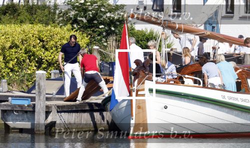 Muiden 11 juni 2023
Prinses Beatrix gaat varen met vrienden op de groene Draeck. oa Aanwezig Prins Constantijn Prinses laurentien Gravin Eloise met (een) vriend.  Prinses Laurentien had ook de hond meegenomen.