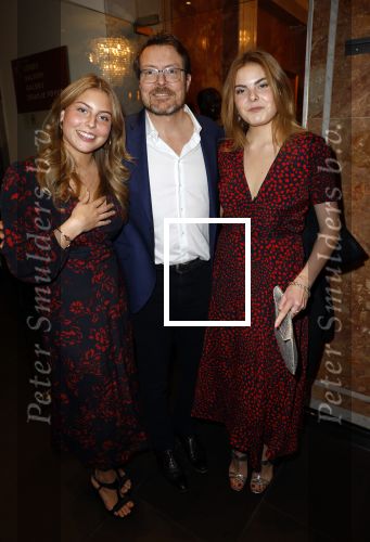 Amsterdam 20 december 2023
Premiere kerstcircus in Carre. prins Constantijn Prinses laurentien Prinses Eloise en Prinses Leonore