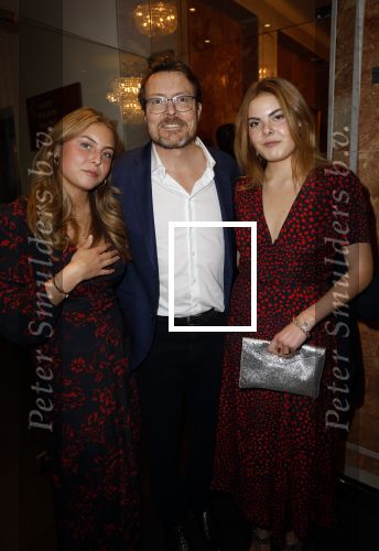 Amsterdam 20 december 2023
Premiere kerstcircus in Carre. prins Constantijn Prinses laurentien Prinses Eloise en Prinses Leonore