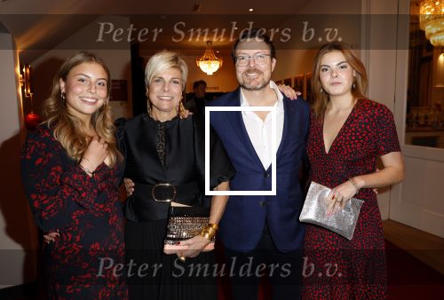 Amsterdam 20 december 2023
Premiere kerstcircus in Carre. prins Constantijn Prinses laurentien Prinses Eloise en Prinses Leonore