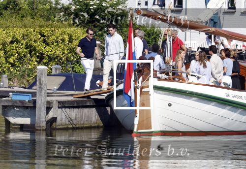 Muiden 11 juni 2023
Prinses Beatrix gaat varen met vrienden op de groene Draeck. oa Aanwezig Prins Constantijn Prinses laurentien Gravin Eloise met (een) vriend.  Prinses Laurentien had ook de hond meegenomen.