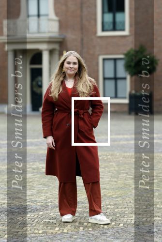 Den Haag 22 december 2023
Fotouurtje met Koning Willem Alexander Koningin Maxima Prinses Amalia Prinses Alexia Prinses Ariane en hun hondje Mambo bij Huis ten Bosch .