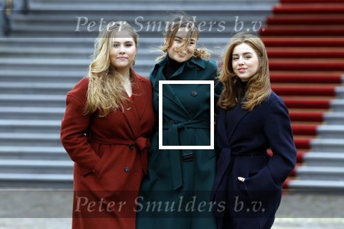 Den Haag 22 december 2023
Fotouurtje met Koning Willem Alexander Koningin Maxima Prinses Amalia Prinses Alexia Prinses Ariane en hun hondje Mambo bij Huis ten Bosch .