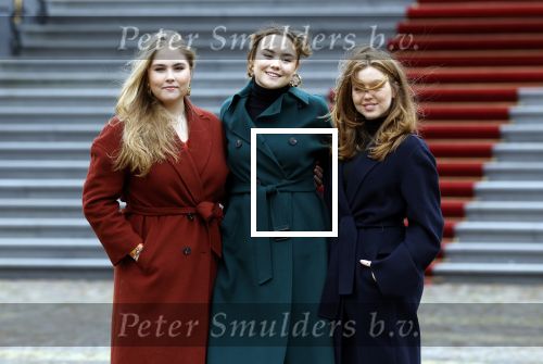 Den Haag 22 december 2023
Fotouurtje met Koning Willem Alexander Koningin Maxima Prinses Amalia Prinses Alexia Prinses Ariane en hun hondje Mambo bij Huis ten Bosch .