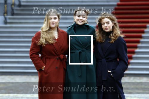 Den Haag 22 december 2023
Fotouurtje met Koning Willem Alexander Koningin Maxima Prinses Amalia Prinses Alexia Prinses Ariane en hun hondje Mambo bij Huis ten Bosch .