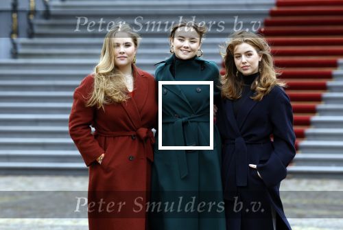 Den Haag 22 december 2023
Fotouurtje met Koning Willem Alexander Koningin Maxima Prinses Amalia Prinses Alexia Prinses Ariane en hun hondje Mambo bij Huis ten Bosch .
