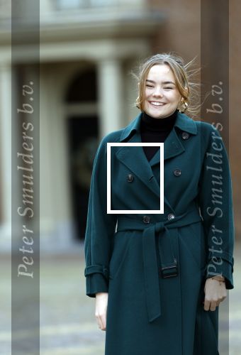 Den Haag 22 december 2023
Fotouurtje met Koning Willem Alexander Koningin Maxima Prinses Amalia Prinses Alexia Prinses Ariane en hun hondje Mambo bij Huis ten Bosch .