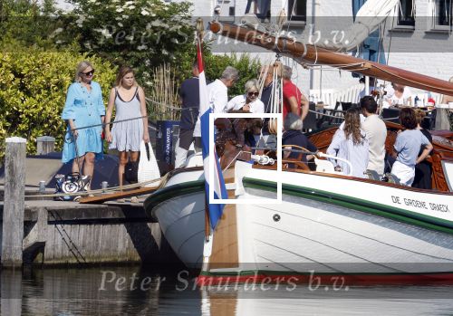 Muiden 11 juni 2023
Prinses Beatrix gaat varen met vrienden op de groene Draeck. oa Aanwezig Prins Constantijn Prinses laurentien Gravin Eloise met (een) vriend.  Prinses Laurentien had ook de hond meegenomen.