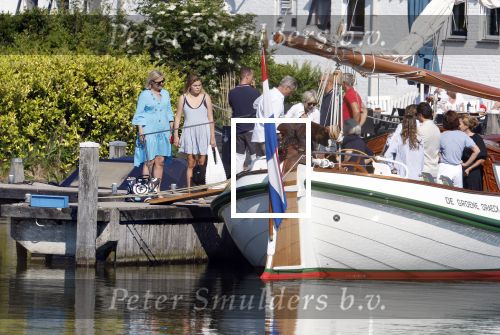 Muiden 11 juni 2023
Prinses Beatrix gaat varen met vrienden op de groene Draeck. oa Aanwezig Prins Constantijn Prinses laurentien Gravin Eloise met (een) vriend.  Prinses Laurentien had ook de hond meegenomen.