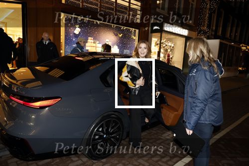 Amsterdam 14 december 2023
Opening van de nieuwe Louis Vuitton winkel op de pc Hooftstraat.
Alle gasten werden met luxe BMW \'s gebracht. Prinses Eloise v Oranje