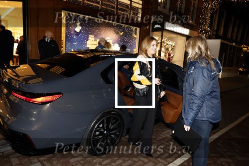 Amsterdam 14 december 2023
Opening van de nieuwe Louis Vuitton winkel op de pc Hooftstraat.
Alle gasten werden met luxe BMW \'s gebracht. Prinses Eloise v Oranje