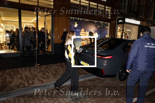 Amsterdam 14 december 2023
Opening van de nieuwe Louis Vuitton winkel op de pc Hooftstraat.
Alle gasten werden met luxe BMW \'s gebracht. Prinses Eloise v Oranje