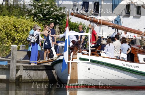 Muiden 11 juni 2023
Prinses Beatrix gaat varen met vrienden op de groene Draeck. oa Aanwezig Prins Constantijn Prinses laurentien Gravin Eloise met (een) vriend.  Prinses Laurentien had ook de hond meegenomen.