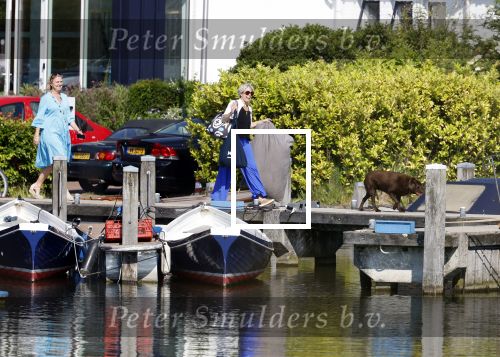 Muiden 11 juni 2023
Prinses Beatrix gaat varen met vrienden op de groene Draeck. oa Aanwezig Prins Constantijn Prinses laurentien Gravin Eloise met (een) vriend.  Prinses Laurentien had ook de hond meegenomen.
