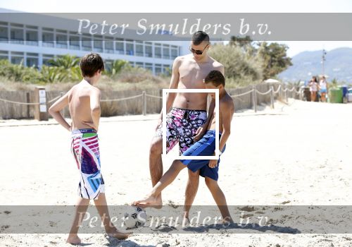 ibiza 17 juli 2012
Ruud Gullit op vakantie met al zijn 6 kinderen Felicity Charmayne Quincy Cheyenne Joelle en Maxim .
Peter Smulders bv