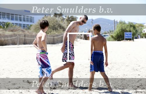 ibiza 17 juli 2012
Ruud Gullit op vakantie met al zijn 6 kinderen Felicity Charmayne Quincy Cheyenne Joelle en Maxim .
Peter Smulders bv