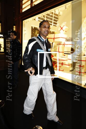 Amsterdam 14 december 2023
Opening van de nieuwe Louis Vuitton winkel op de pc Hooftstraat.
Alle gasten werden met luxe BMW \'s gebracht. rapper Sor