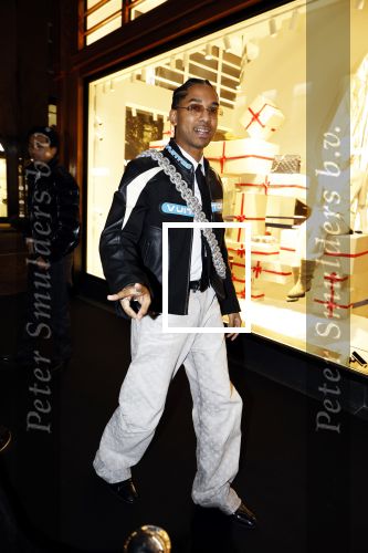 Amsterdam 14 december 2023
Opening van de nieuwe Louis Vuitton winkel op de pc Hooftstraat.
Alle gasten werden met luxe BMW \'s gebracht. rapper Sor