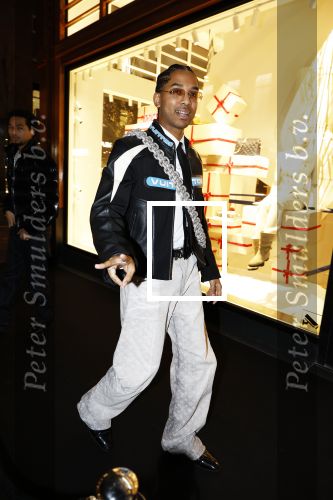 Amsterdam 14 december 2023
Opening van de nieuwe Louis Vuitton winkel op de pc Hooftstraat.
Alle gasten werden met luxe BMW \'s gebracht. rapper Sor