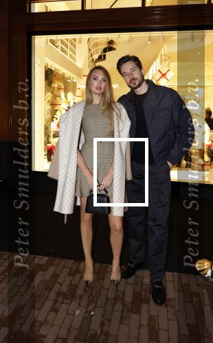 Amsterdam 14 december 2023
Opening van de nieuwe Louis Vuitton winkel op de pc Hooftstraat.
Alle gasten werden met luxe BMW \'s gebracht. Romee Strijd en haar man Laurens v Leeuwen