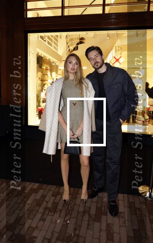 Amsterdam 14 december 2023
Opening van de nieuwe Louis Vuitton winkel op de pc Hooftstraat.
Alle gasten werden met luxe BMW \'s gebracht. Romee Strijd en haar man Laurens v Leeuwen