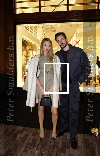 Amsterdam 14 december 2023
Opening van de nieuwe Louis Vuitton winkel op de pc Hooftstraat.
Alle gasten werden met luxe BMW \'s gebracht. Romee Strijd en haar man Laurens v Leeuwen