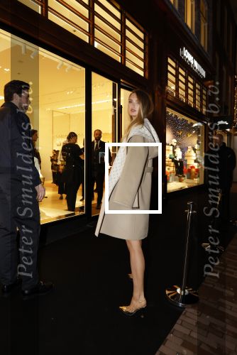 Amsterdam 14 december 2023
Opening van de nieuwe Louis Vuitton winkel op de pc Hooftstraat.
Alle gasten werden met luxe BMW \'s gebracht. Romee Strijd en haar man Laurens v Leeuwen